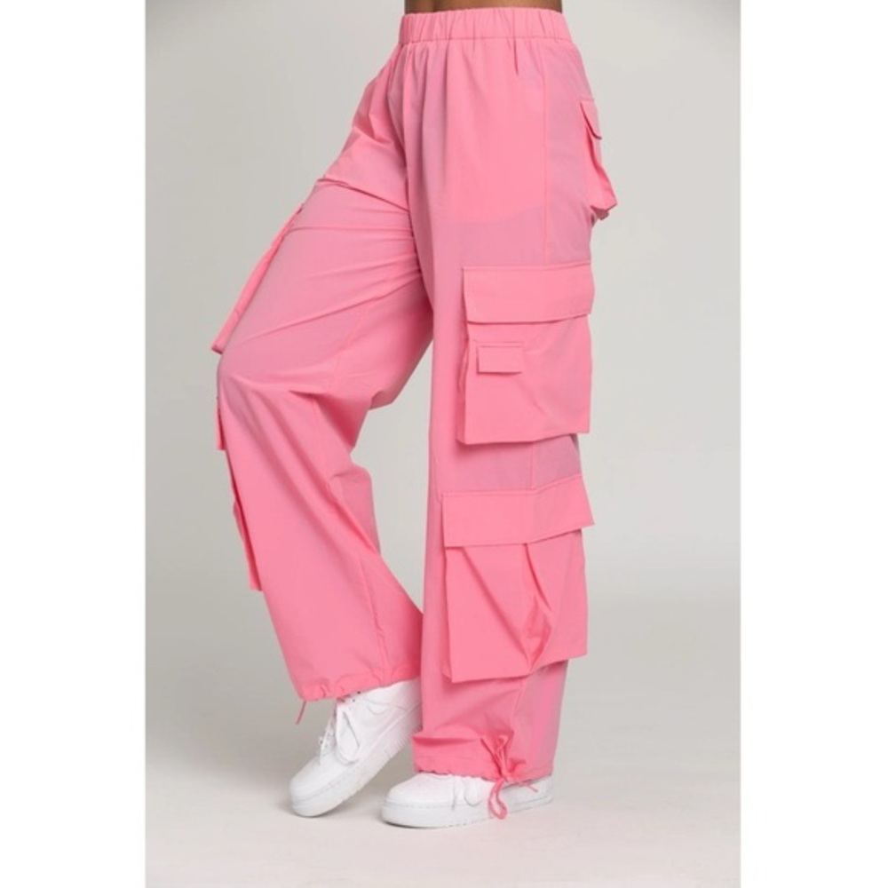 Goldhinge Pink Cargo Pants – Medium – Excellent Used Condition